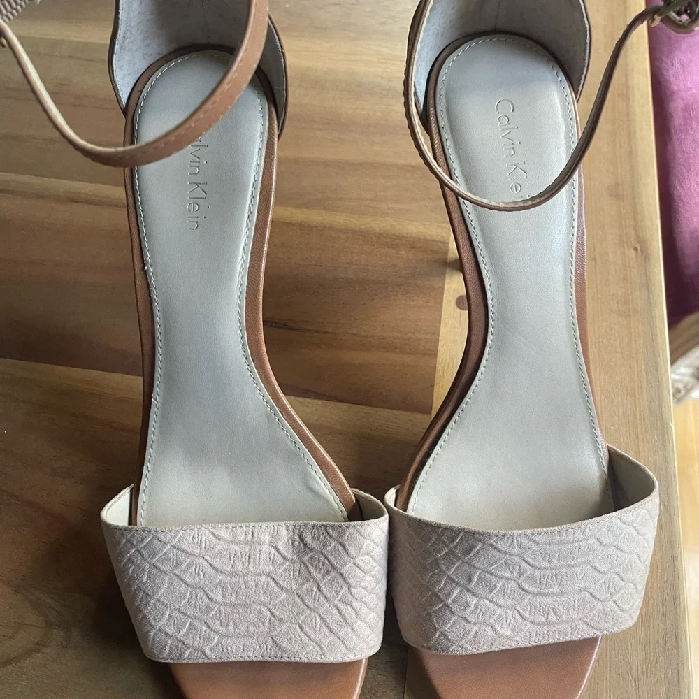 Calvin Klein Neutral Heels Sz 9 - Picture 2 of 5